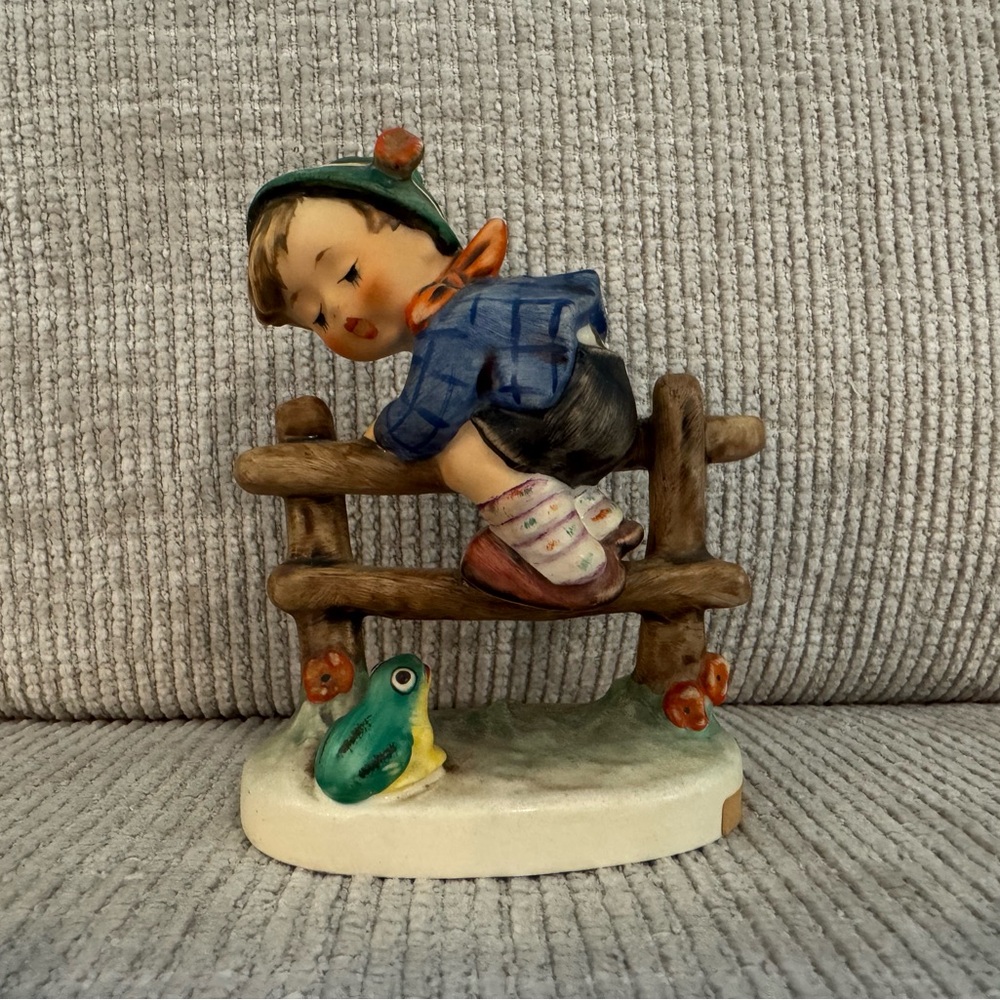 Vintage 1948 Retreat to Safety Hummel Boy with Frog